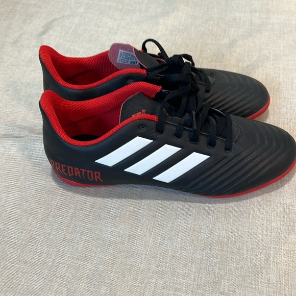 Men’s Adidas predator indoor soccer shoe - Picture 1 of 7